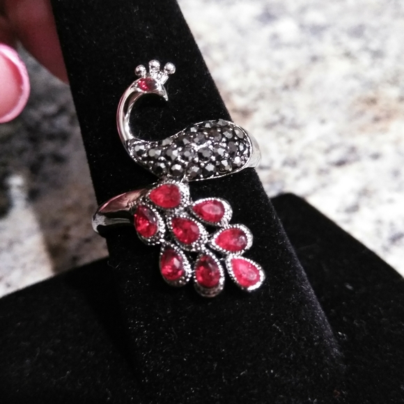 Peacock Garnet Marcasite Ring - Picture 1 of 8